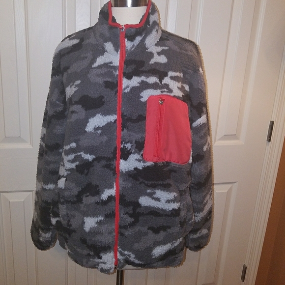 Athletic Collection grey camo, front zip, L - Picture 1 of 5